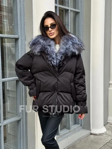 Модный пуховик в стиле Oversize с натуральным мехом чернобурки - фото 7
