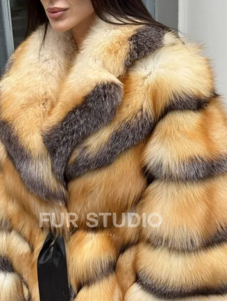 Шуба из меха лисы Golden-grey fox с английским воротником, с поясом - фото 1