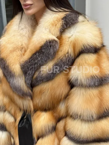 Шуба из меха лисы Golden-grey fox с английским воротником, с поясом - фото 1