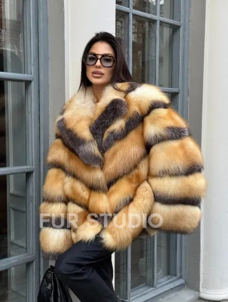 Шуба из меха лисы Golden-grey fox с английским воротником, с поясом - фото 11
