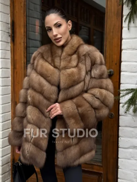 Полушубок из куницы с воротником V-образным - фото 0