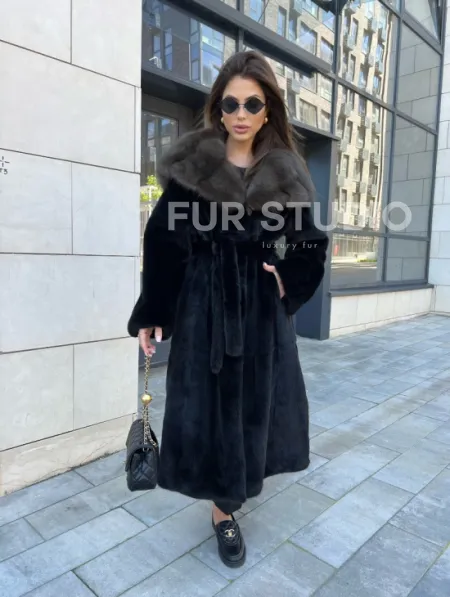 Норковая шуба с капюшоном из куницы -  BlackGlama - фото 1