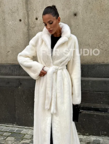 Длинная белая норковая шуба - фото 10