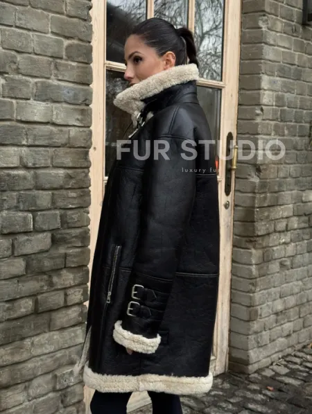 Удлиненная дубленка на белой овчине - фото 5