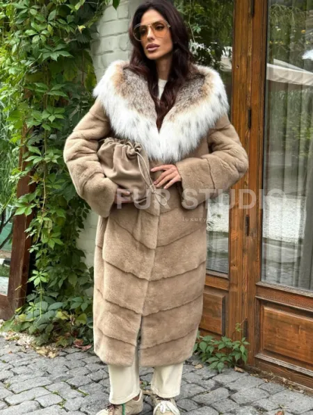 Бежевая норковая шуба с капюшоном рысь - фото 3