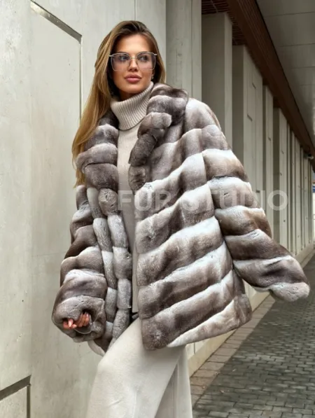Шуба из меха шиншиллового кролика PREMIUM COLLECTION - фото 9