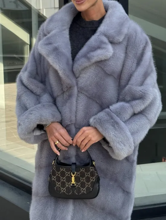 Голубая норковая шуба английский воротник, фасон кокон - фото 3