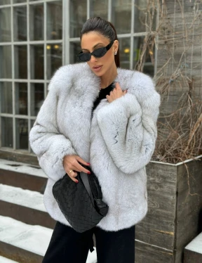 Песцовая шуба вертикального цельного кроя из меха песца - фото 4