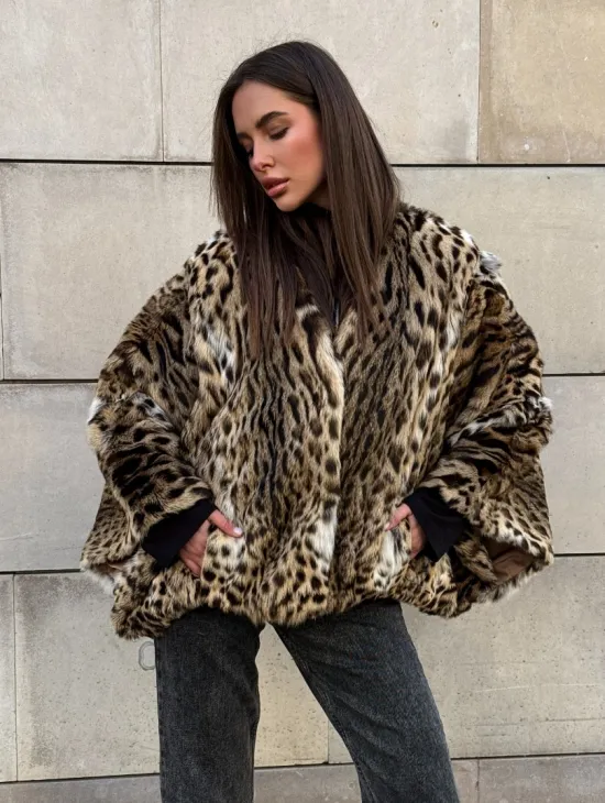 Женское манто из меха оцелота с потайным поясом - модель «Летучая мышь» - фото 2