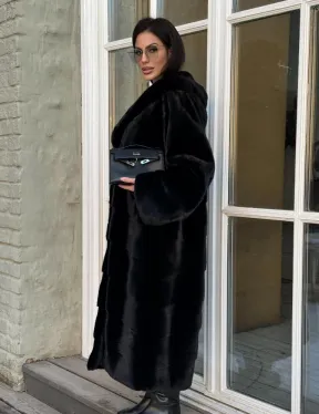 Шуба кимоно с капюшоном черного цвета из скандинавской норки Saga Furs - фото 5