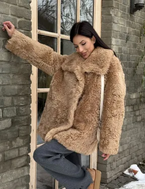 Шуба - дубленка из овчины в бежевом цвете - фото 12