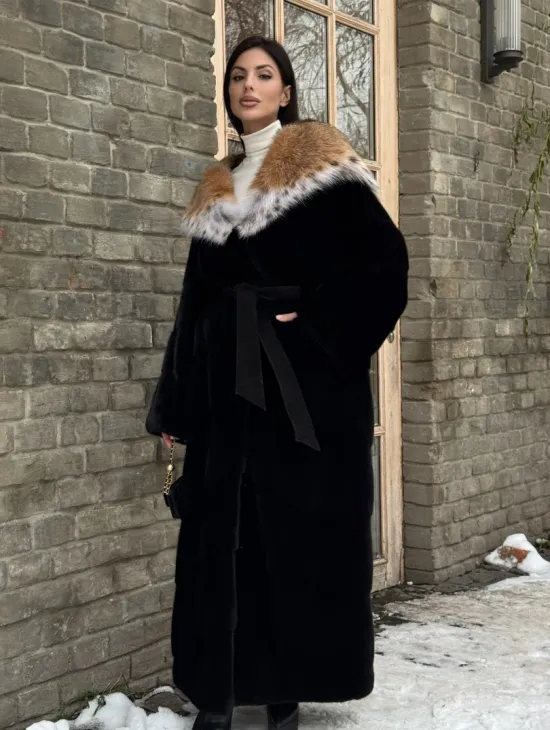 Черная длинная шуба из норки с капюшоном из меха рыси - фото 5