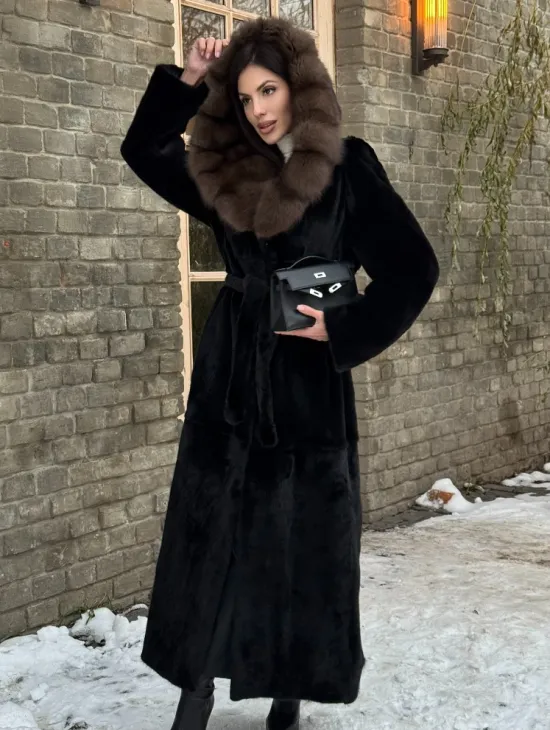 Длинная норковая шуба из норки Blackglama с капюшоном из меха куницы - фото 3
