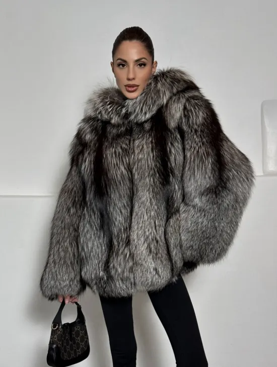 Полушубок из чернобурки с капюшоном цельные пластины - фото 10