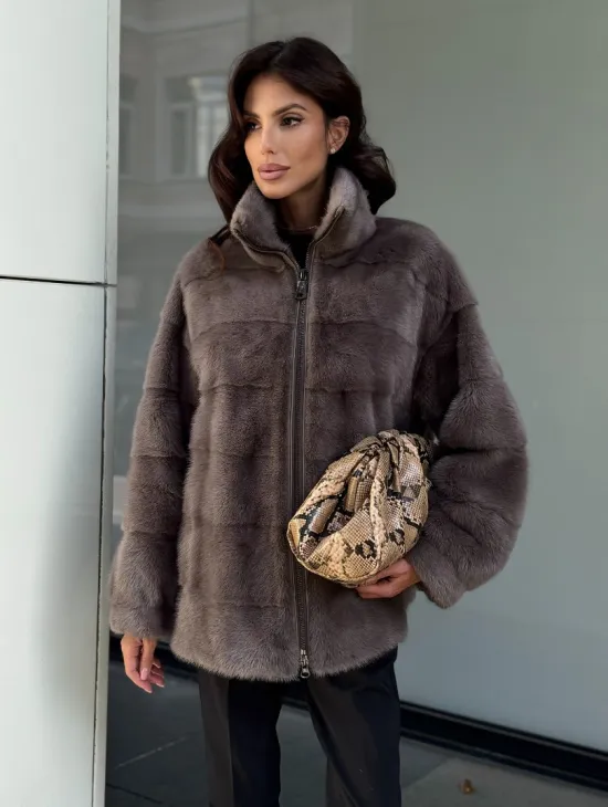 Норковая курта на молнии стойка воротник цвет мокко - фото 7