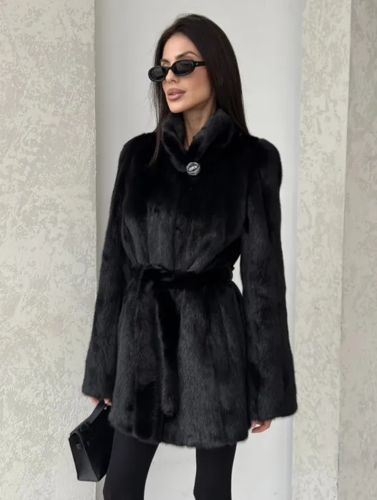 Норковый полушубок с воротником стойка и меховым поясом - фото 2
