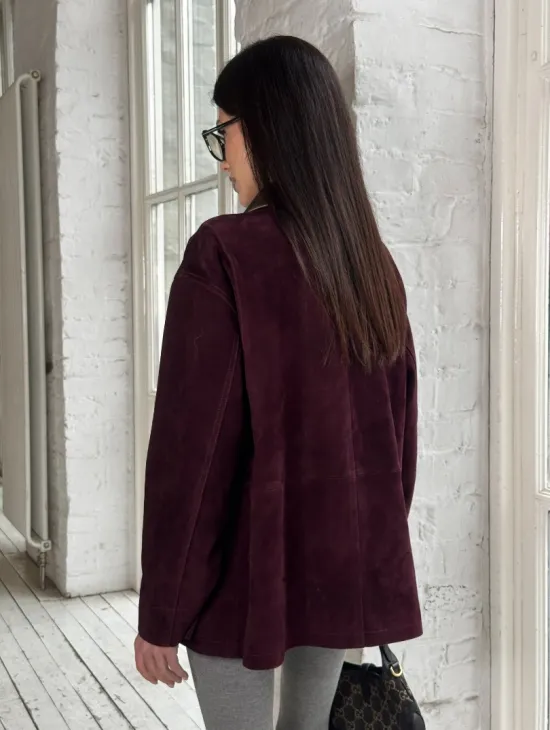 Куртка в «рабочем стиле» из замши Burgundy с отложным воротником, весна-лето 2025 - фото 3