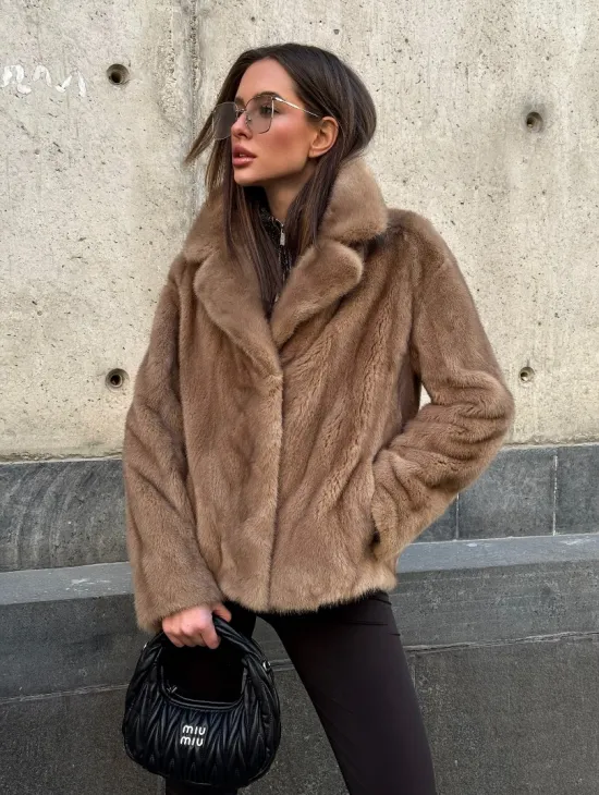 Короткий норковый жакет с английским воротником цвет пастель - фото 0