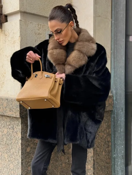 Черный норковый полушубок - кимоно с воротником из меха куницы - фото 6