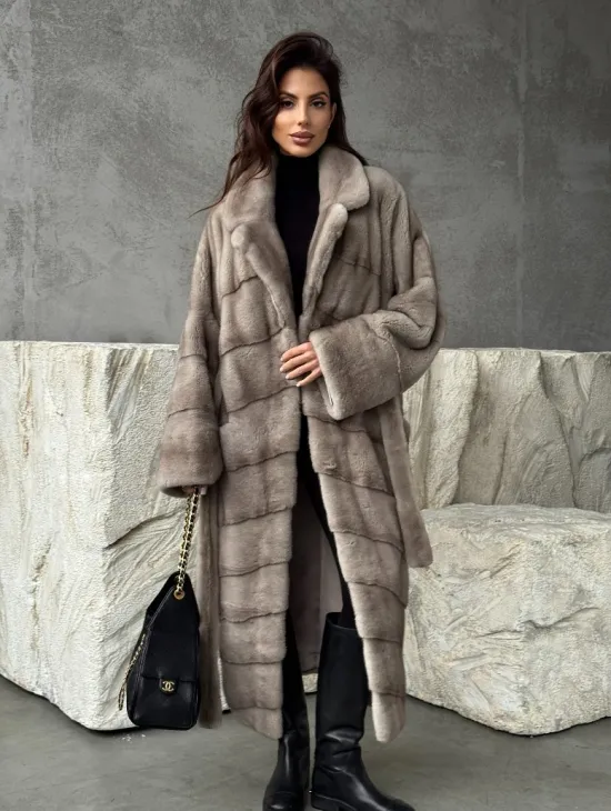 Удлинённая норковая шуба с поясом - фото 6