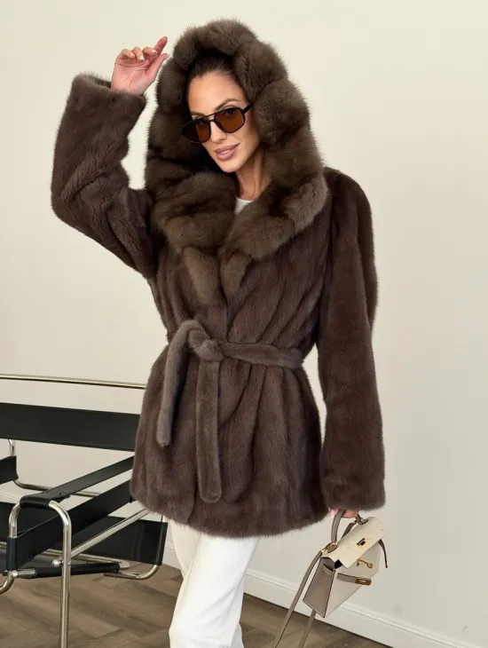 Коричневый норковый полушубок с мехом куницы - фото 4