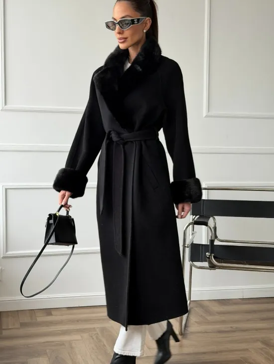Черное пальто с мехом норки - фото 4