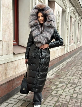 Чёрное пуховое пальто с меховым капюшоном из чернобурки - фото 16
