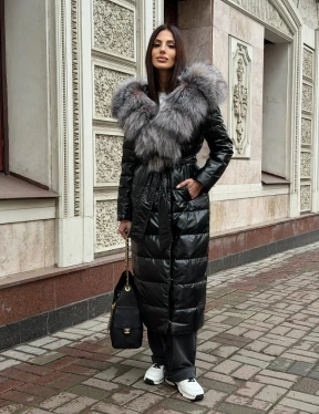 Чёрное пуховое пальто с меховым капюшоном из чернобурки - фото 15