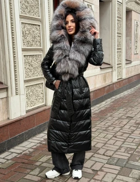 Чёрное пуховое пальто с меховым капюшоном из чернобурки - фото 9