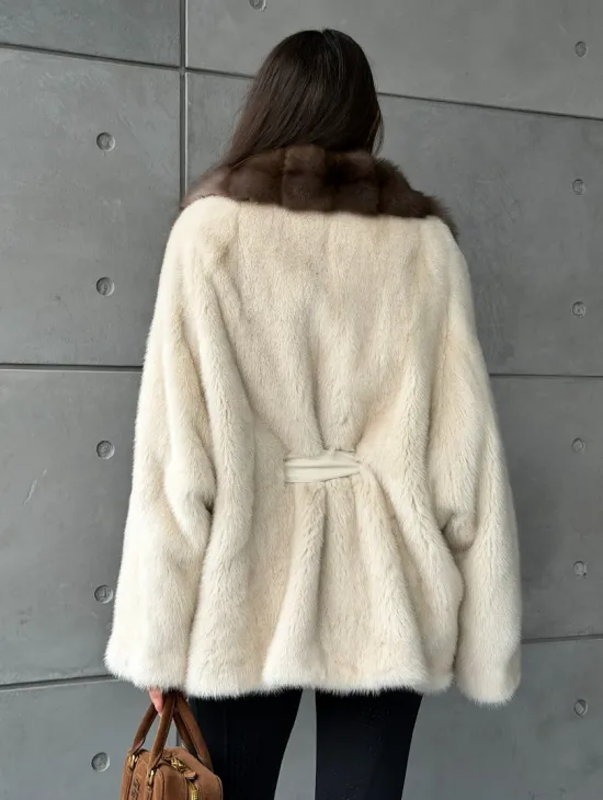 Светлая норковая шуба oversize - воротник куница - фото 9