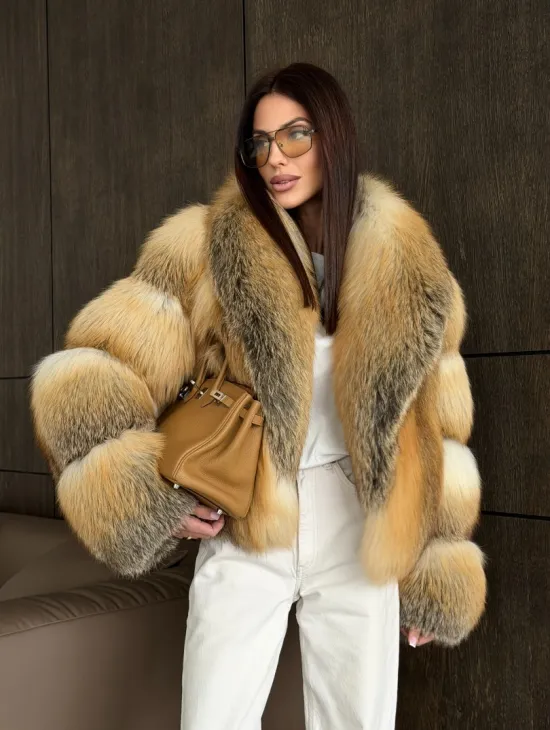 Полушубок-кроп с шалевым воротником из лисы - фото 9