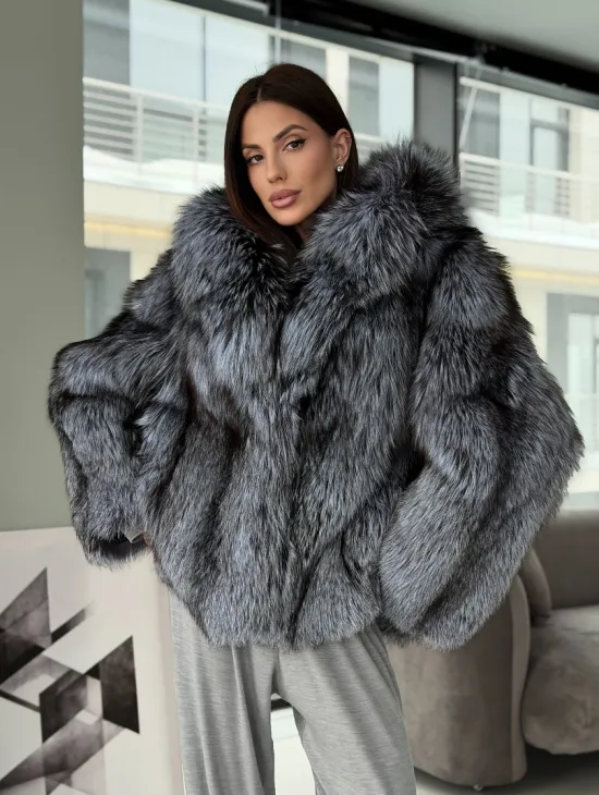 Полушубок из чернобурки с капюшоном - фото 12