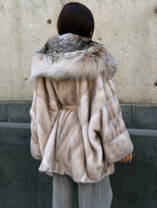Норковая шуба oversize с капюшоном из рыси - фото 8