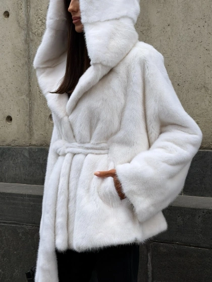 Шуба из норки белая с капюшоном - фото 5