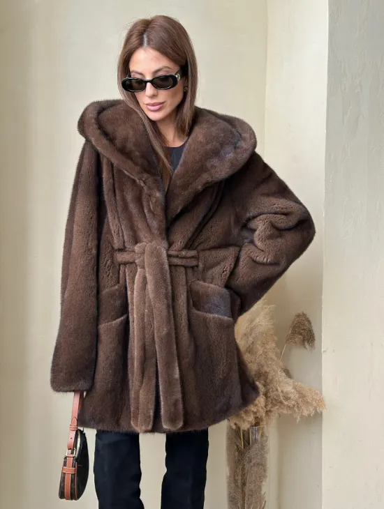 Летучая мышь с капюшоном норка VELVET - цвет орех - фото 4