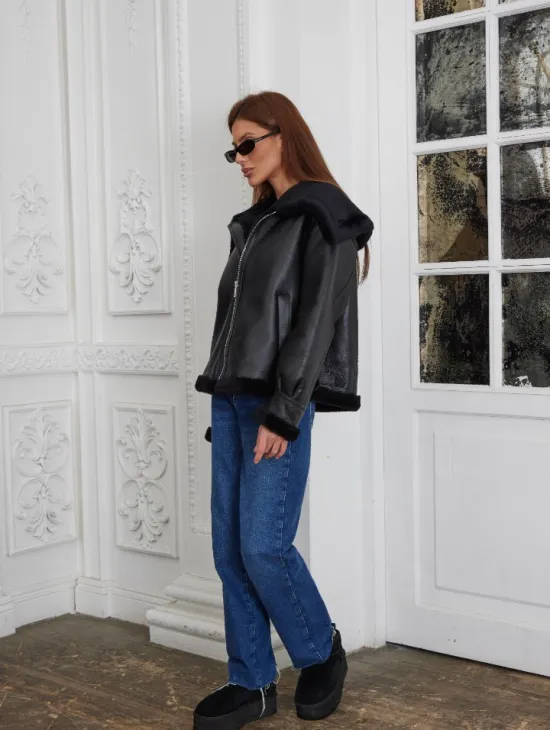 Черная дубленка из овчины с отложным воротником - фото 4