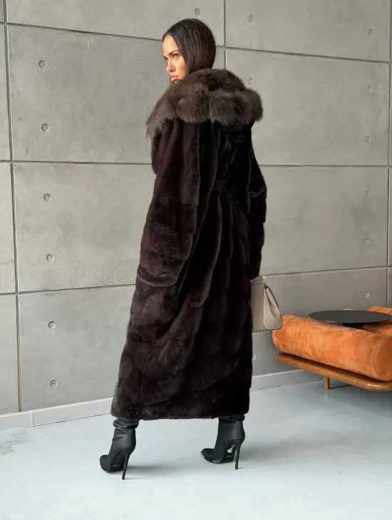 Шуба норковая с капюшоном из меха куницы - цвет уголь - фото 9