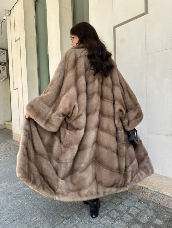 Норковая шуба с английским воротником  - цвет пастель  - стиль 