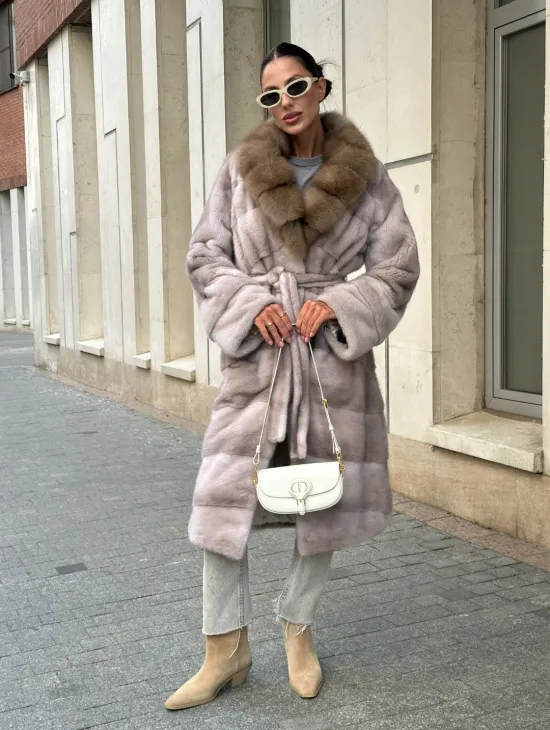 Шуба норковая с воротником из меха куницы - нюд - фото 8